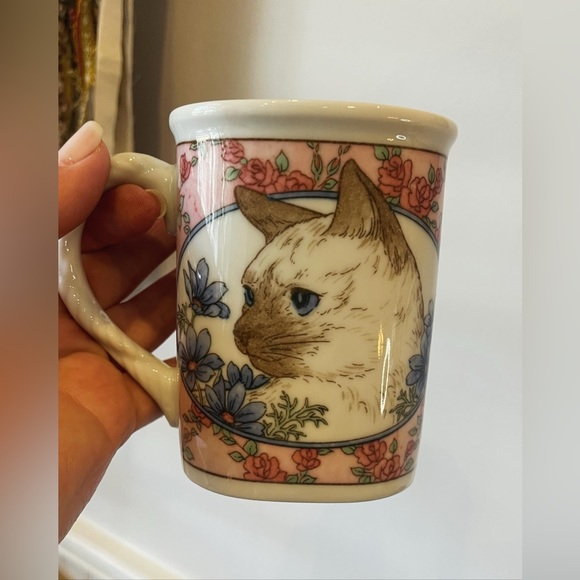 Cute Vintage Kitty Mug - Picture 5 of 5